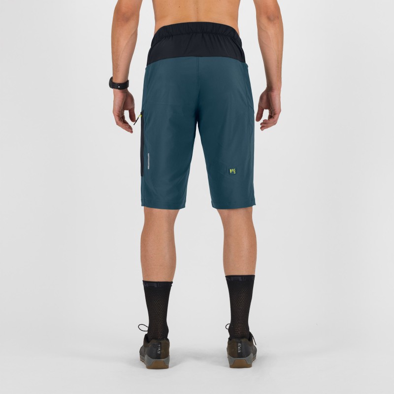 Nago Shorts