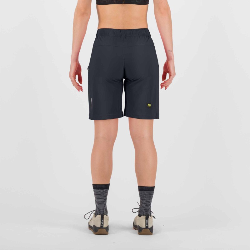 Nago W Short
